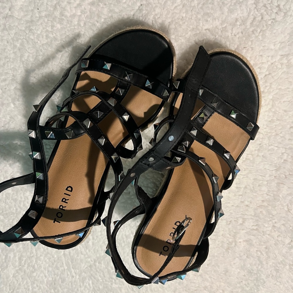 TORRID WEDGES SIZE 9